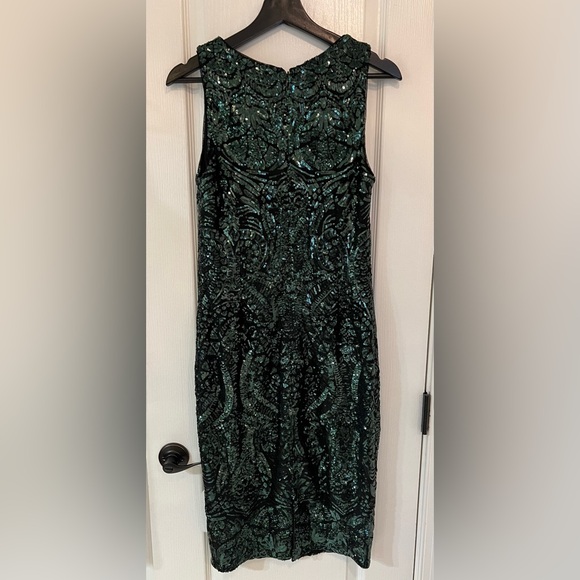 Lauren Ralph Lauren beautiful holiday dress/Christmas party dress/holiday party. - Picture 4 of 5